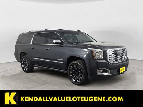 Used 2020 GMC Yukon XL Denali w/ Denali Ultimate Package AWD/4WD image 7