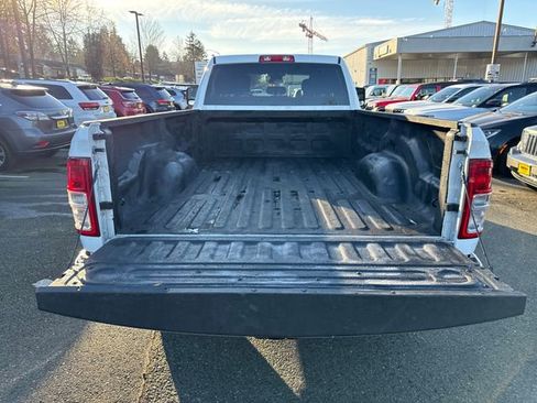 Used 2024 RAM 3500 Tradesman w/ Chrome Appearance Group image 12