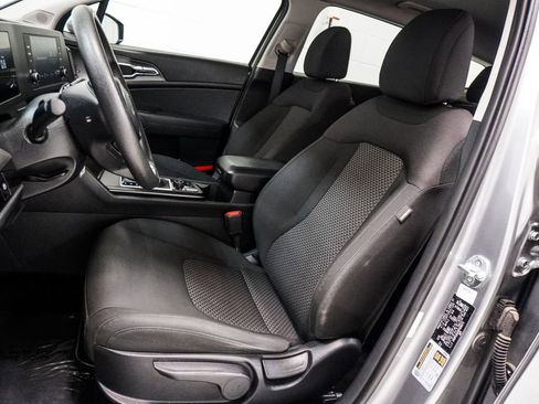 Used 2023 Kia Sportage LX FWD image 7