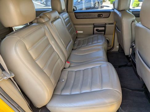 Used 2004 HUMMER H2 w/ Preferred Equipment Group image 18