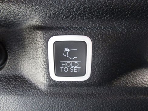 Used 2024 Jeep Grand Cherokee L Limited w/ Luxury Tech Group II image 44