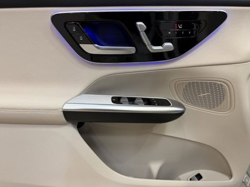 Certified 2025 Mercedes-Benz GLC 300 image 22