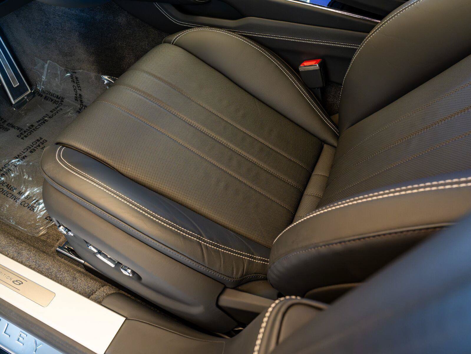 Used 2024 Bentley Flying Spur Azure AWD/4WD image 12