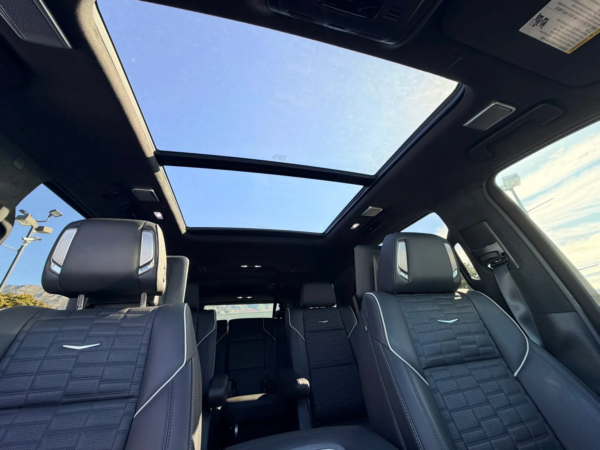 Used 2025 Cadillac Escalade ESV Sport Platinum AWD/4WD image 33