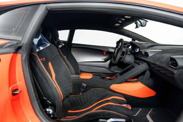 Used 2022 Lamborghini Huracan STO RWD image 27
