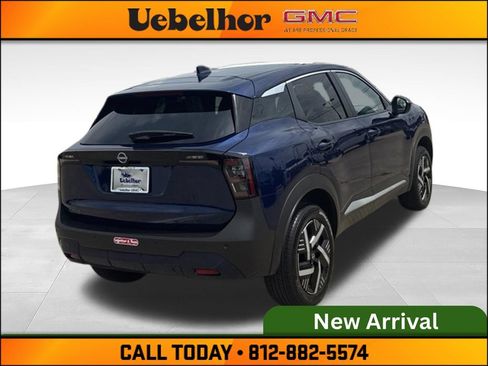 Used 2025 Nissan Kicks SV FWD image 7