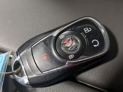 Used 2023 Buick Envision Essence image 32