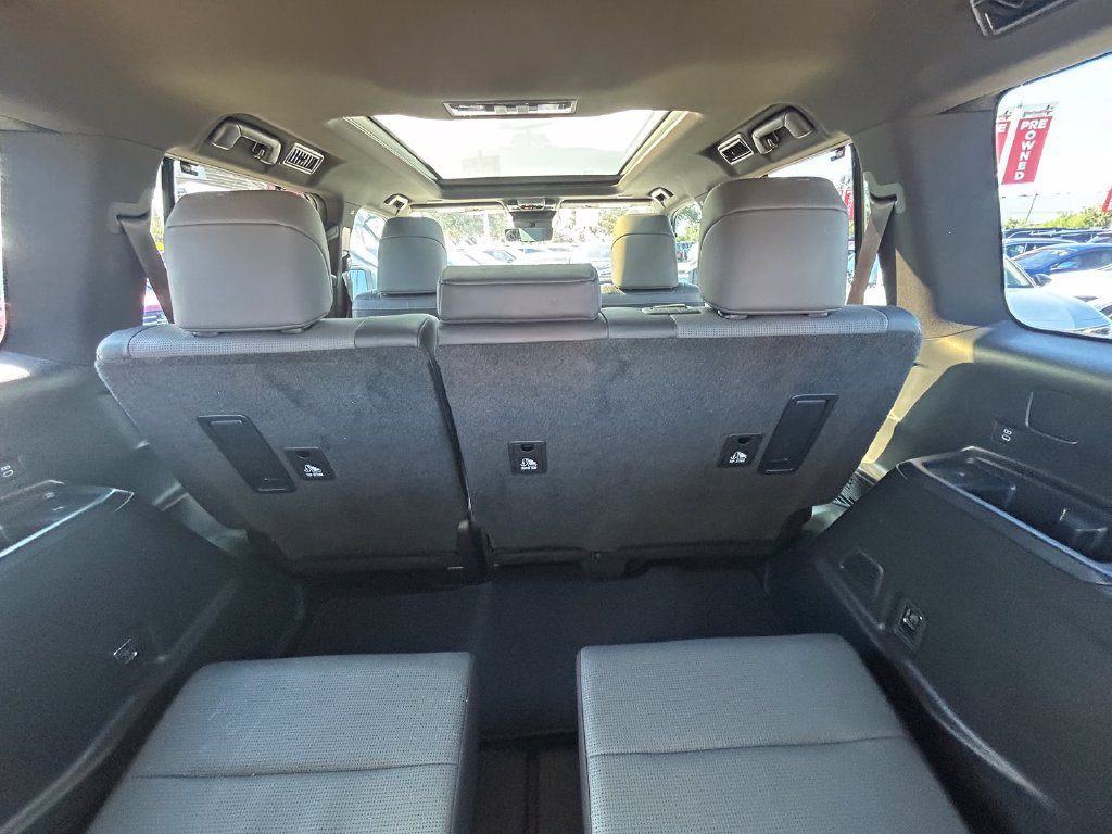 Used 2025 Lexus GX 550 w/ Accessory Package (31) AWD/4WD image 17