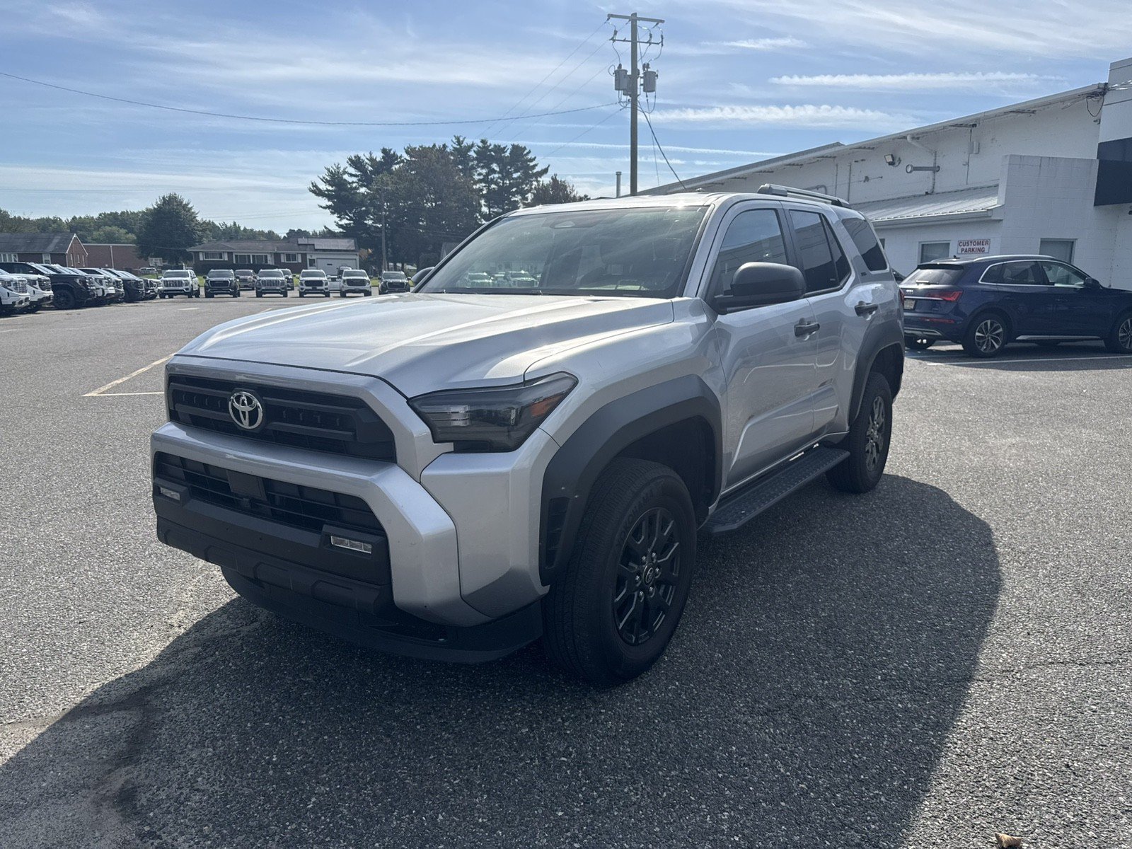 Used 2025 Toyota 4Runner SR5 AWD/4WD image 7