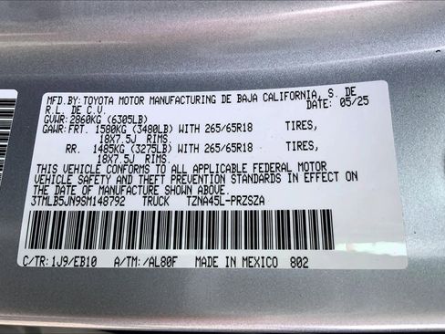 Used 2025 Toyota Tacoma Limited image 33