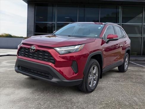 Used 2025 Toyota RAV4 XLE w/ Convenience Package FWD image 5