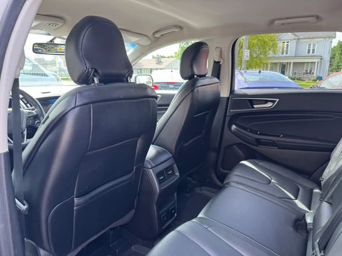 Used 2018 Ford Edge Titanium w/ Technology Package AWD/4WD image 28