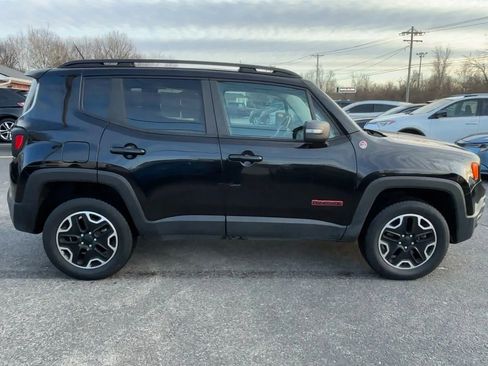 Used 2017 Jeep Renegade Trailhawk image 9