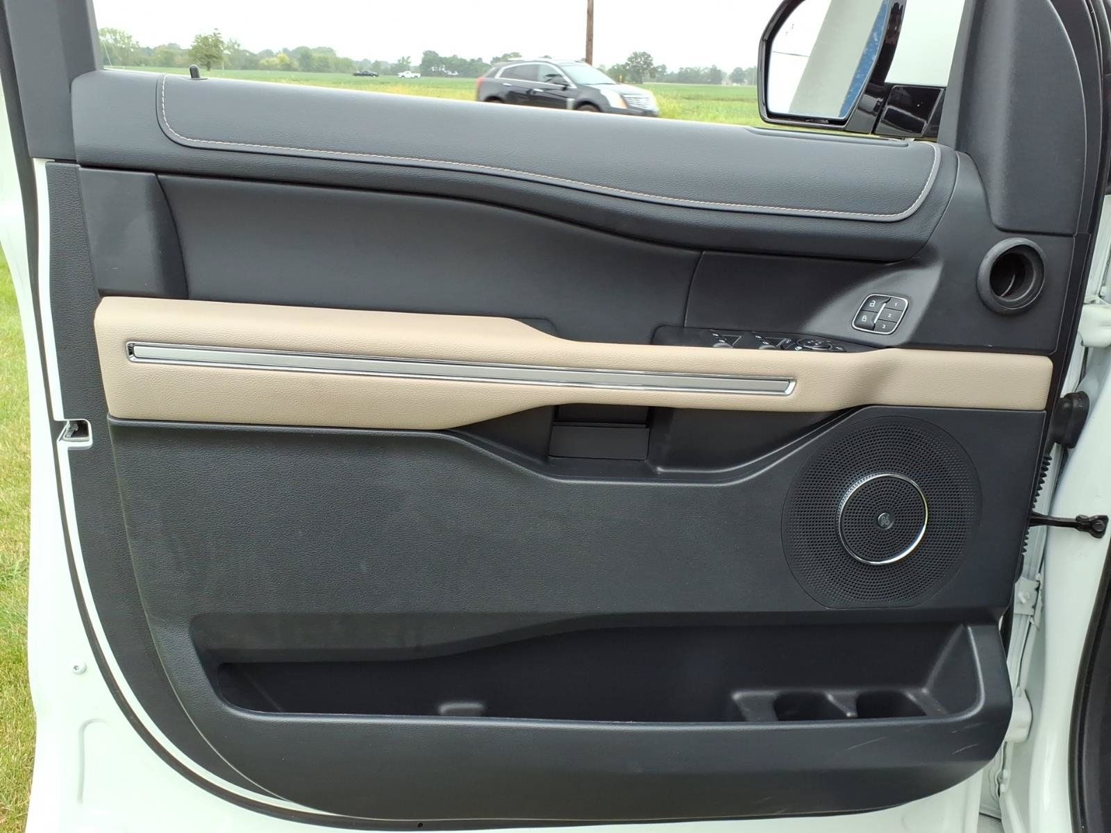 Used 2024 Ford Expedition Max Limited AWD/4WD image 9
