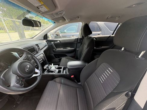Used 2018 Kia Sportage LX AWD/4WD image 4