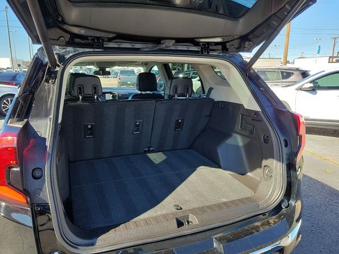 Used 2018 GMC Terrain Denali w/ Advanced Safety Package image 11