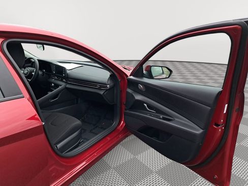 Used 2023 Hyundai Elantra Blue image 17