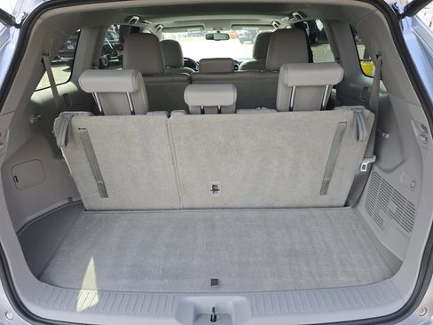 Used 2016 Toyota Highlander XLE image 20