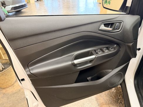Used 2019 Ford Escape SEL AWD/4WD image 10