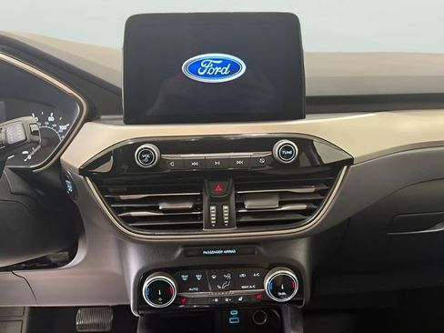 Used 2022 Ford Escape SE w/ Convenience Package AWD/4WD image 9