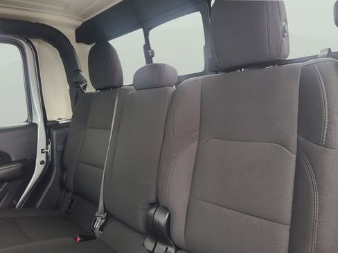Used 2023 Jeep Gladiator Overland image 5