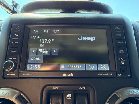 Used 2015 Jeep Wrangler Sport AWD/4WD image 19