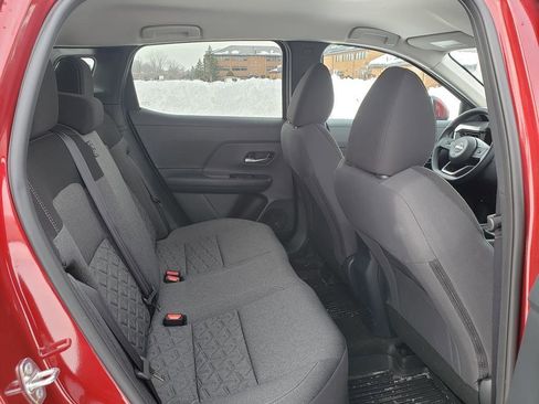 Certified 2025 Nissan Kicks SV image 22