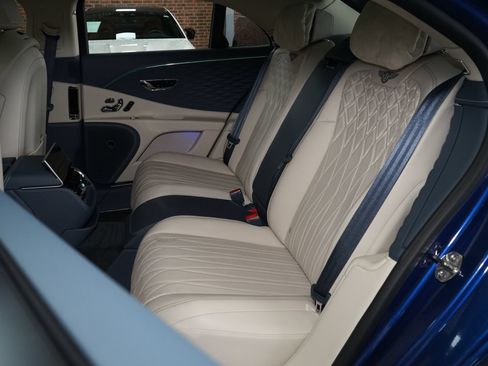 Used 2022 Bentley Flying Spur V8 AWD/4WD image 25
