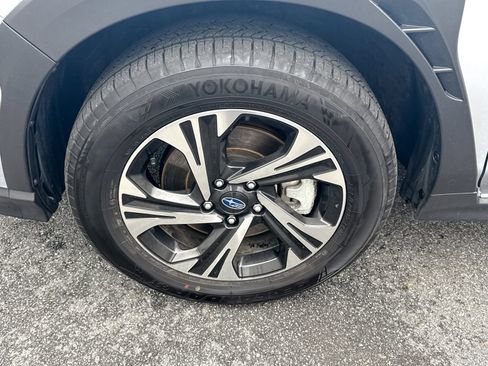 Used 2025 Subaru Crosstrek 2.5i Premium AWD/4WD image 11