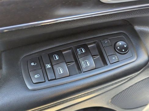 Used 2018 Jeep Grand Cherokee Limited image 22