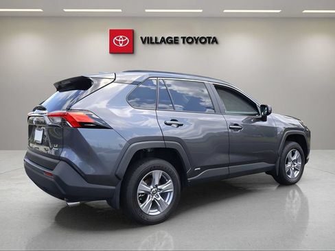 Certified 2025 Toyota RAV4 LE AWD/4WD image 5
