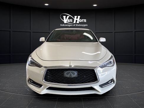Used 2017 INFINITI Q60 Red Sport 400 AWD/4WD image 2