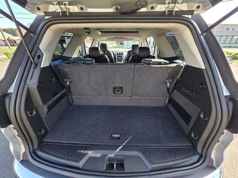 Used 2010 GMC Acadia SLT w/ Technology Package AWD/4WD image 17