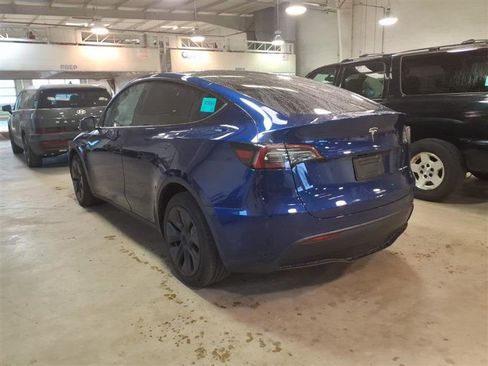 Used 2024 Tesla Model Y Long Range image 2