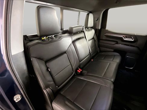 Used 2022 GMC Sierra 1500 SLT w/ SLT Premium Plus Package AWD/4WD image 19