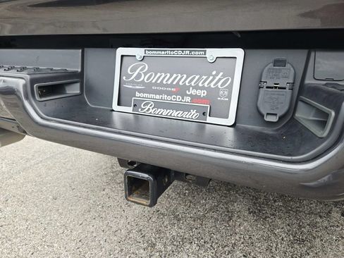 Used 2023 RAM 1500 Laramie AWD/4WD image 15
