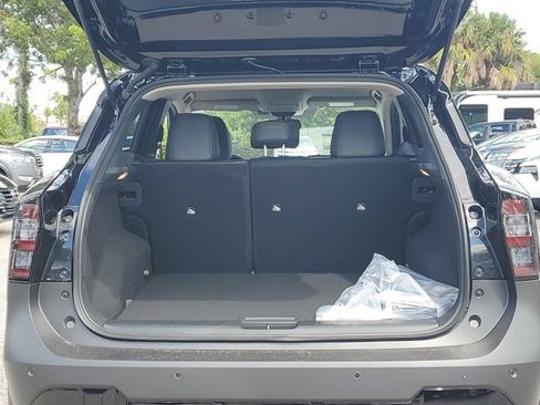 New 2026 Nissan Kicks SR image 3