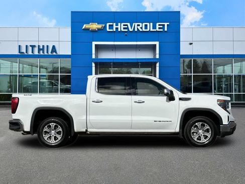 Used 2024 GMC Sierra 1500 SLT AWD/4WD image 8