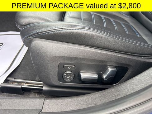 Used 2019 BMW 330i xDrive Sedan w/ M Sport Package image 4