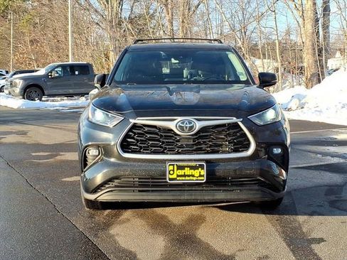 Used 2022 Toyota Highlander LE image 2
