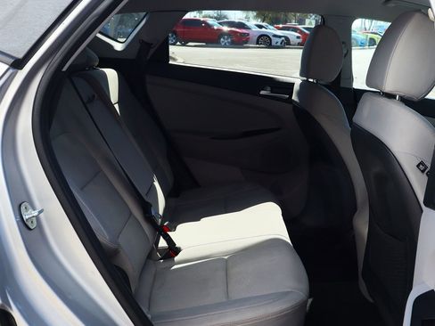 Used 2020 Hyundai Tucson SE image 27