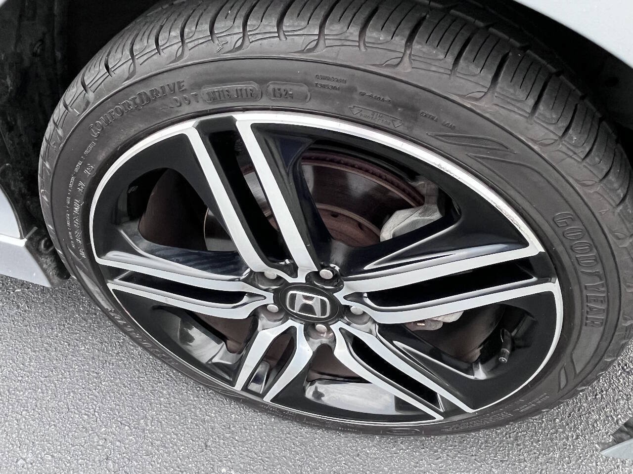 Used 2017 Honda Accord Touring image 22