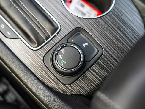 Used 2019 GMC Acadia SLT image 28