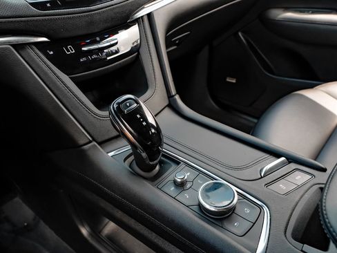 Used 2023 Cadillac XT5 Luxury image 31