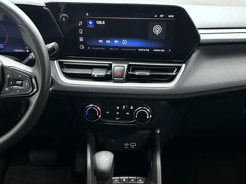 Used 2024 Chevrolet TrailBlazer LS w/ LS Convenience Package image 13