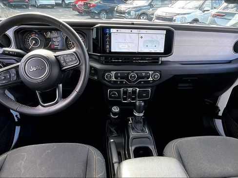 Used 2024 Jeep Wrangler Unlimited Sport AWD/4WD image 7