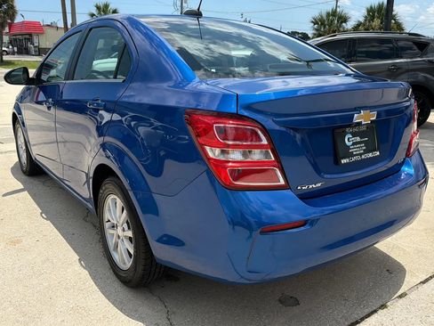 Used 2018 Chevrolet Sonic LT w/ Convenience Package FWD image 3