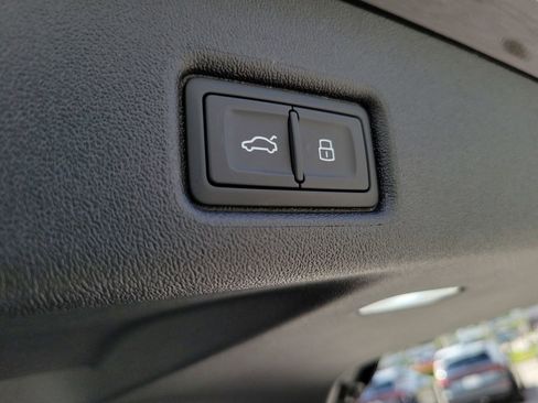 New 2025 Audi SQ5 Premium Plus image 30