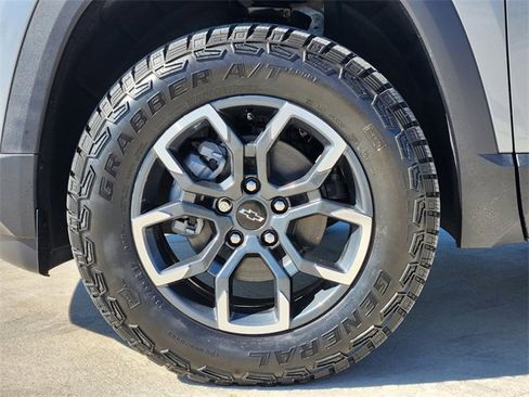 New 2026 Chevrolet Equinox ACTIV w/ Convenience Package III image 9