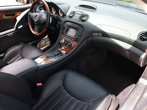 Used 2009 Mercedes-Benz SL 550 w/ Premium I Pkg image 18